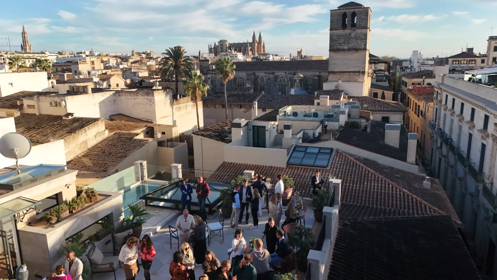 La azotea privada frente a la catedral · El Patio de Glòria, Palma de Mallorca